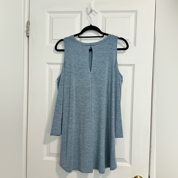 NWT Freeway Shoulder Cut Top - Picture 4 of 5